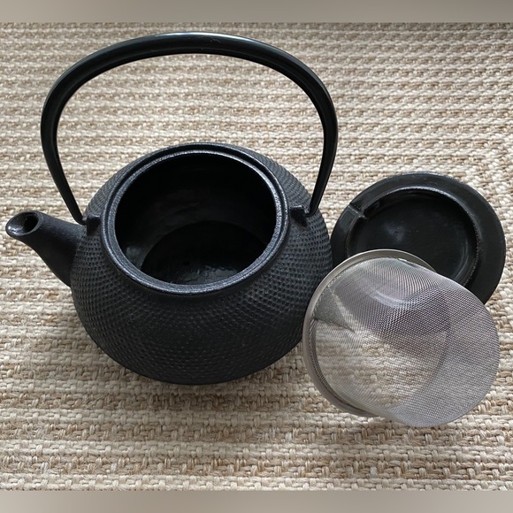 Iwachu Japanese cast iron Tetsubin teapot, Hobnail black - Picture 10 of 15